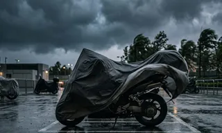 台風シーズン前に考えたい、屋外バイクのリスクと備え
